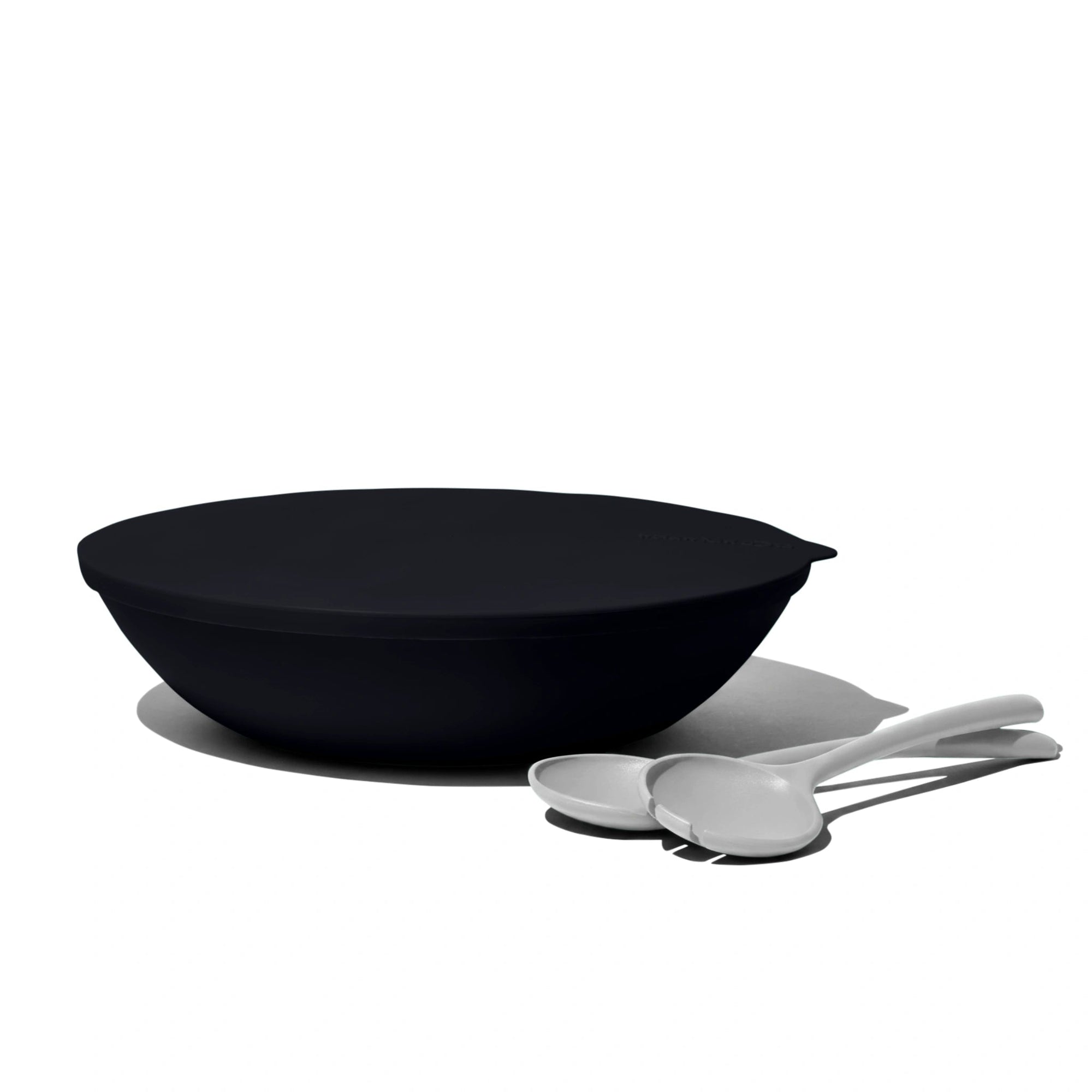 The Essentials: Large Bowl & Servers - Classic -  - Put a lid on it