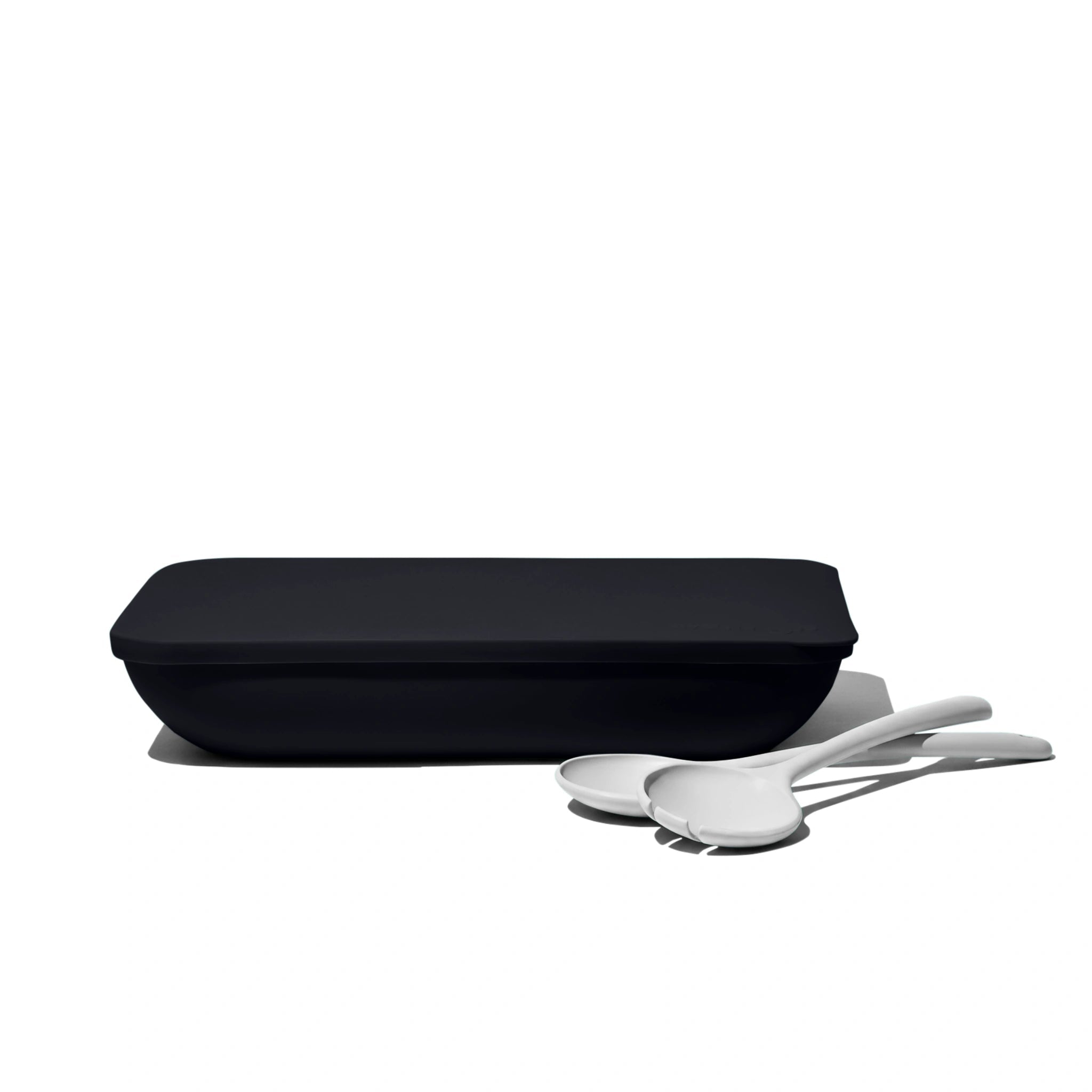 The Essentials: Platter & Servers - Iconic -  - Put a lid on it